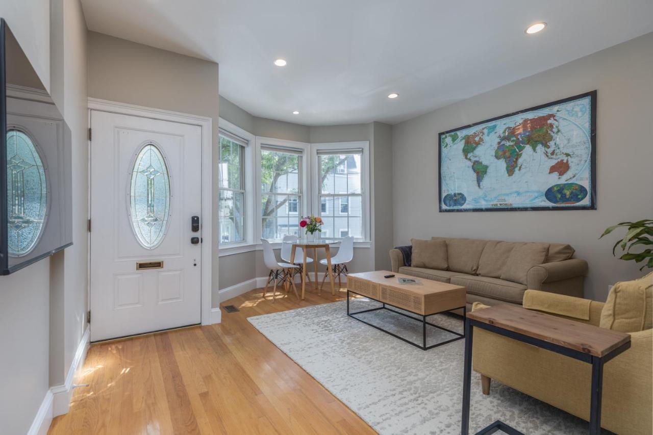 Sunny Convenient Home W/ Private Patio! Easy Walk To Everything! Бостон Экстерьер фото